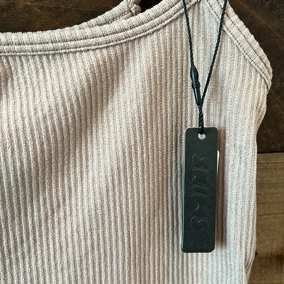 NWT Skims Women's Straight Neck Cami Tank Top in Desert Sand Tan - Picture 4 of 8